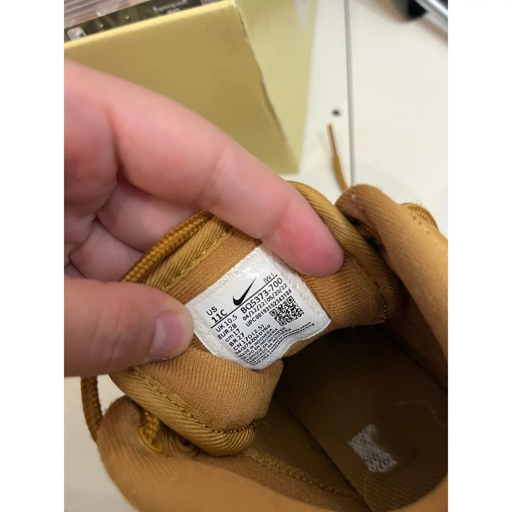 Nike Manoa Leather Boots Kids 11C Wheat Gold BQ5373-700 High Top Sneaker‎ Boot